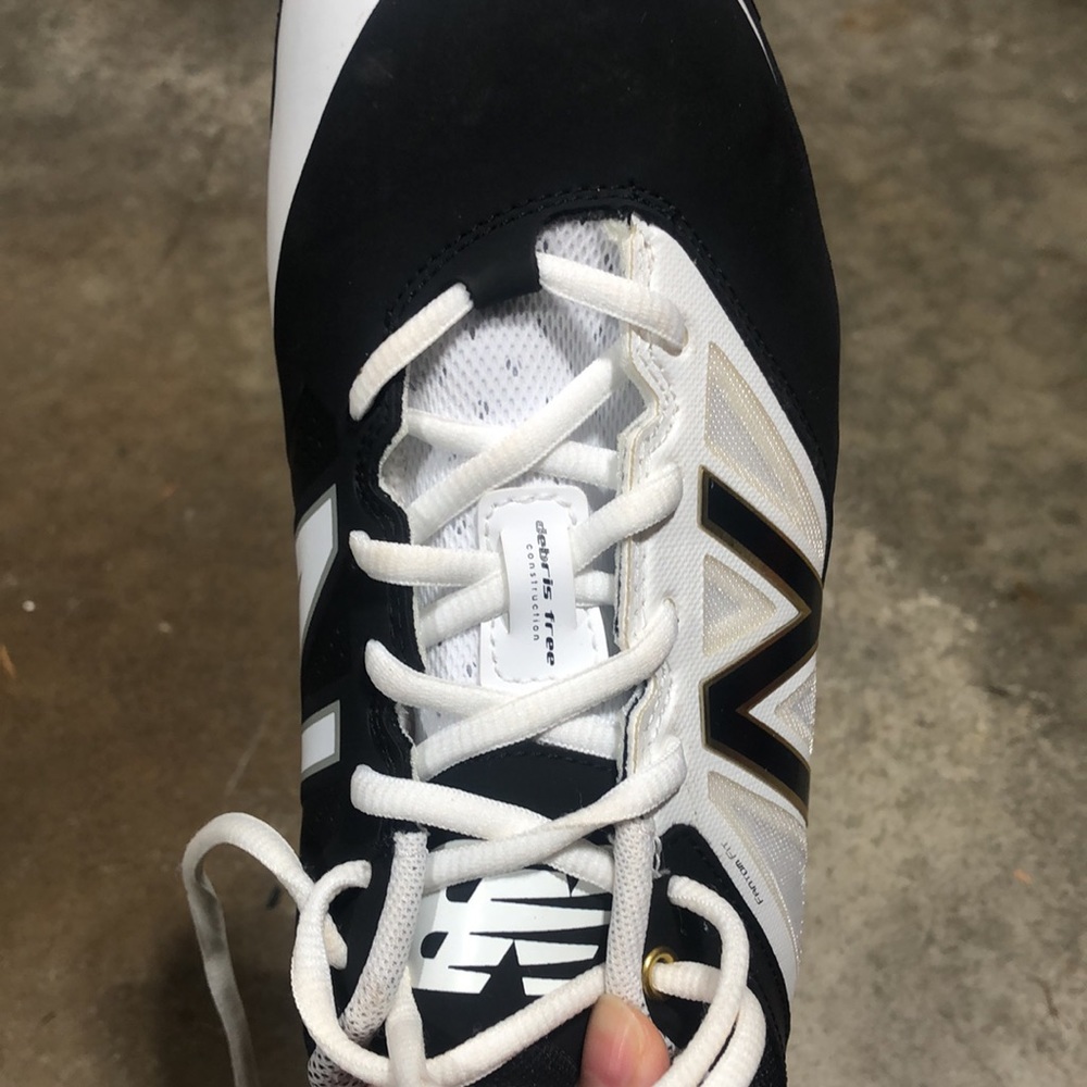 New Balance – Black/White Low 4040v3 Baseball Spikes (L4040BW3) - Picture 7 of 9